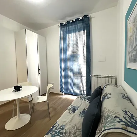 Chagall-bozzi 59 Apartment